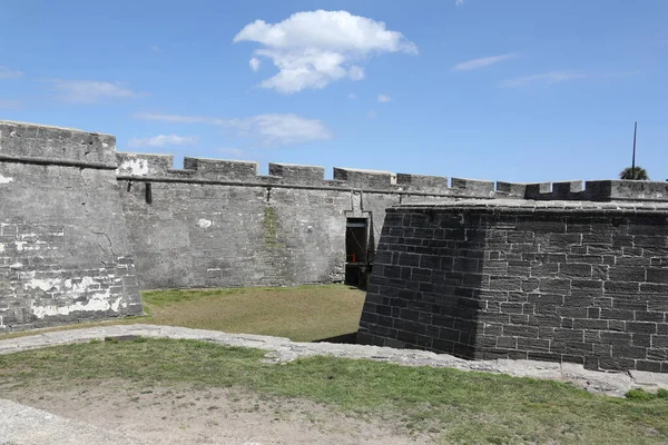 サンマルコス城 Castillo San Marcos アメリカ合衆国フロリダ州セントオーガスティン市のマタンサス湾西岸に位置する アメリカ合衆国大陸で最も古い石積み砦である — ストック写真