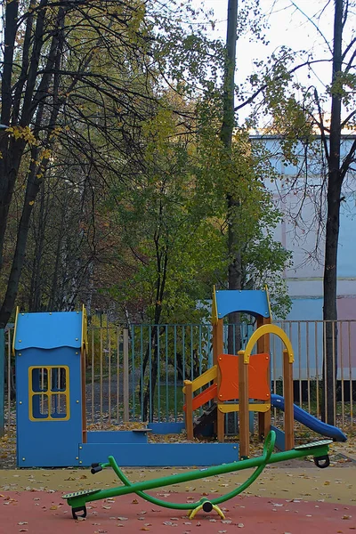 Schaukel Und Sandkasten Auf Dem Spielplatz Herbst — Stockfoto