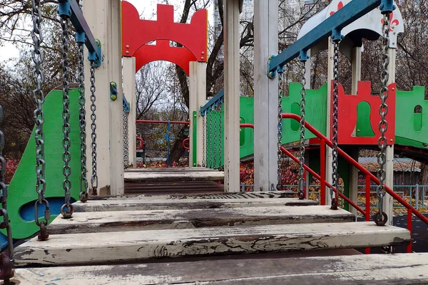 Most Wiszący Placu Zabaw Dla Dzieci — Zdjęcie stockowe