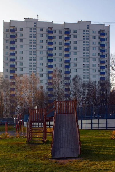 Parque Infantil Una Zona Residencial Ciudad — Foto de Stock