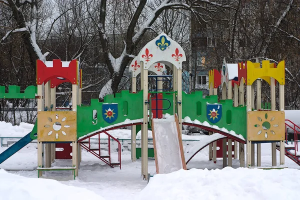 Детская Площадка Дворе Зимой — стоковое фото