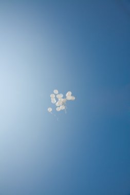 Beyaz Balon gökyüzünde