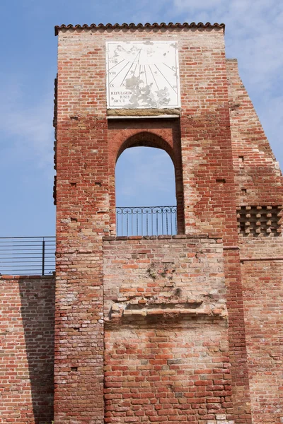 Wieża zamku włoski. — Zdjęcie stockowe