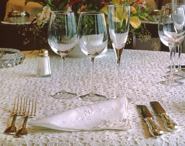 Cenário de mesa em um restaurante . — Fotografia de Stock