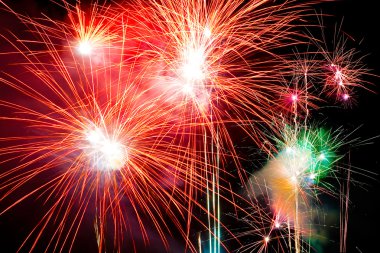 Fireworks siyah gökyüzü karşı