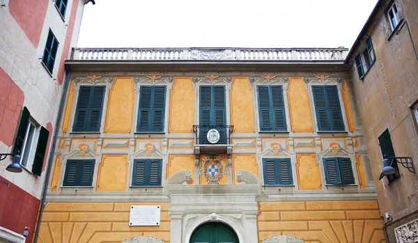 Palácio em Piazza del Vescovato, Savona, Itália — Fotografia de Stock