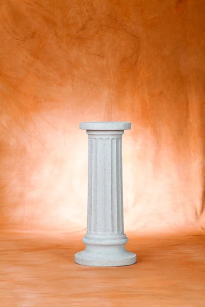 Empty photo studio with column — Stock Photo, Image