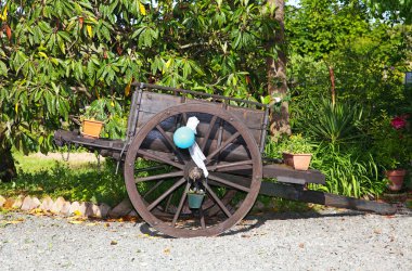 iki tekerlekli araba