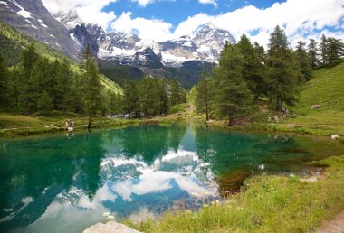 Cervinia, valle d'aosta, İtalya. Mavi Göl.