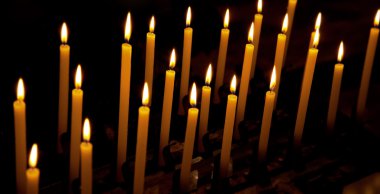 Mumlar yanıyor