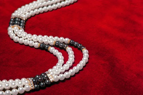 Pearl necklace — Stock Photo, Image