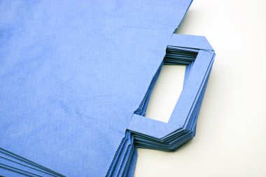 çeşitli alışveriş torbaları.