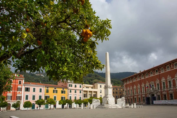 Massa Carrara Itália Setembro 2021 Piazza Degli Aranci Centro Massa — Fotografia de Stock