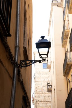 Sokak ışıkları için menteşeli tasarım feneri. Lamba.