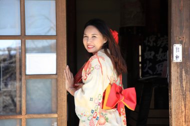 Japon kimono geleneksel bir ev kadını