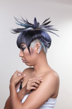 boyalı saçlı güzel kız portre profesyonel saç boyama