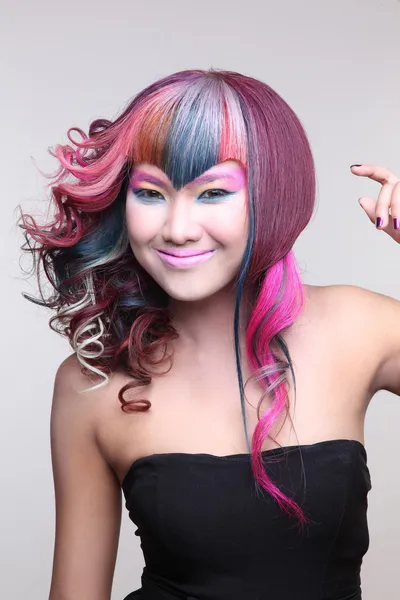 boyalı saçlı güzel kız portre profesyonel saç boyama