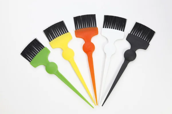 Escovas para coloração de cabelo isolado em branco — Fotografia de Stock