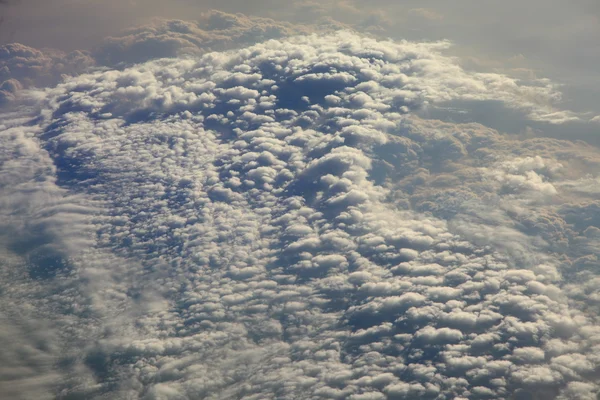 Niby na chmury na tle na firmamencie od airplane — Zdjęcie stockowe