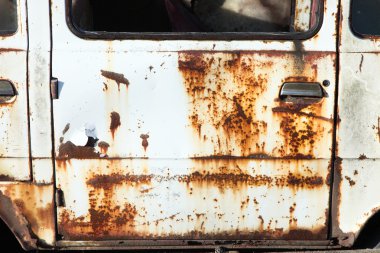 paslı eski bir kamyonetin kapı