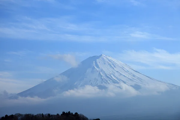 View of Mount Fuji from Kawaguchiko lake in march — Stock Photo, Image