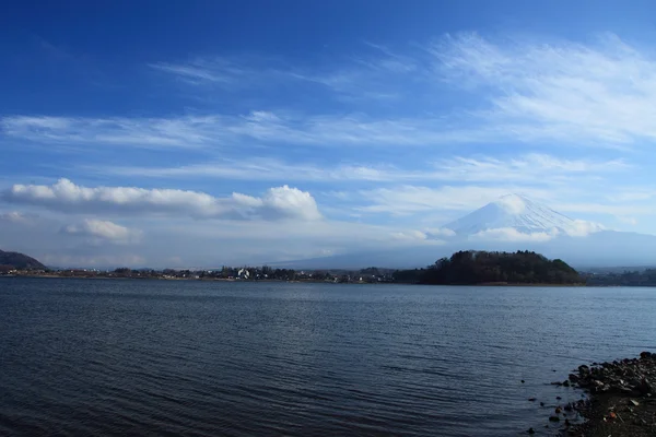 Nézd a Mount Fuji-Kawaguchiko-tó márciusban — Stock Fotó