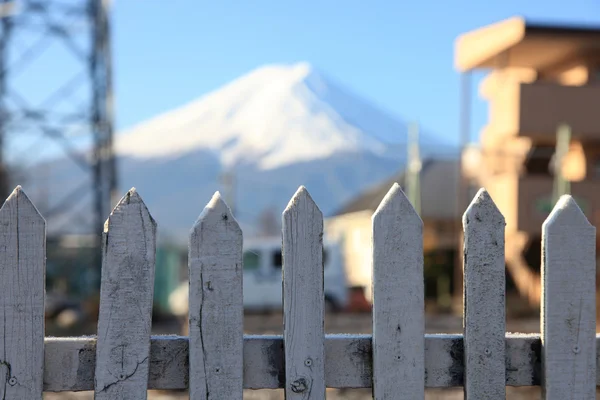 Kilátás a mount fuji kawaguchiko-március — Stock Fotó