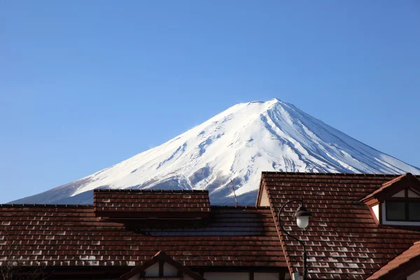 View of mount fuji from kawaguchiko train station in march 2013 — Stock Photo, Image