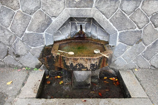 Fontaine à boire dans le mur — Photo