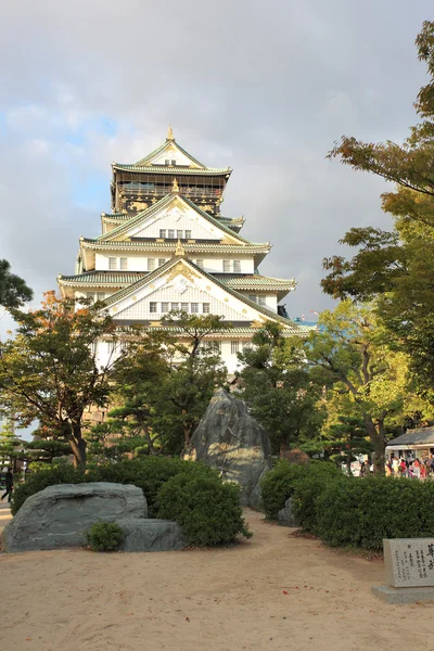 A torre principal do Castelo de Osaka — Fotografia de Stock