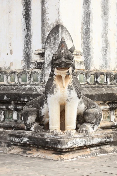 Escultura León — Foto de Stock