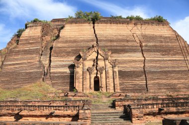 yıkık mingun pagoda detay