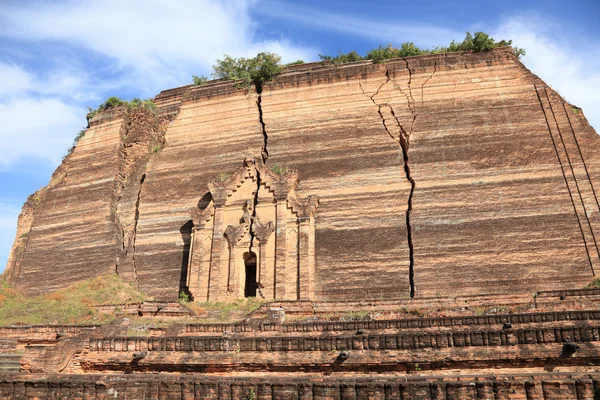 Detalle de la pagoda Mingun en ruinas —  Fotos de Stock