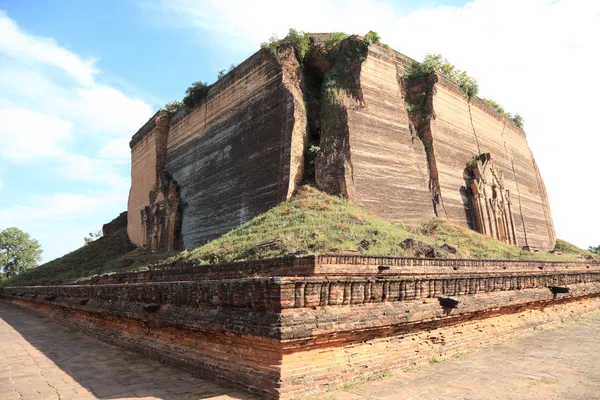 Dettaglio della pagoda di Mingun rovinata Fotografia Stock