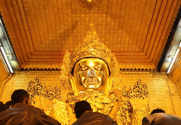 Mahamuni Buddha, Mandalay, Burma (Myanmar) — Stockfoto