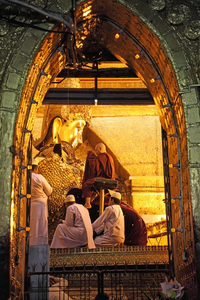 Mahamuni Buddha, Mandalay, Birmania (Myanmar ) Fotografia Stock