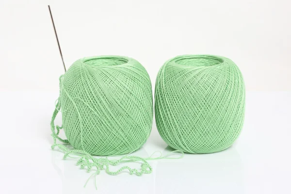 Crochet hook and yarn — Stock Photo, Image