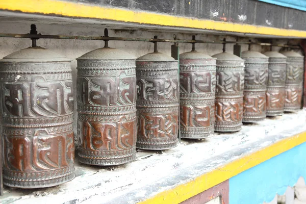 Ruedas de oración de bronce — Foto de Stock