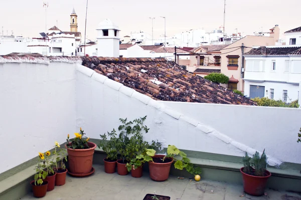 Bahçeli tipik beyaz Endülüs Köyü