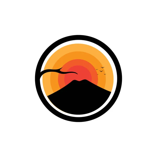 サークル抽象山と秋のロゴデザインベクトルグラフィックシンボルアイコンサインイラストクリエイティブアイデア — ストックベクタ