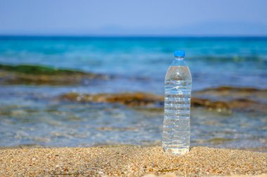 doğal su şişe denize sıfır plaj yer