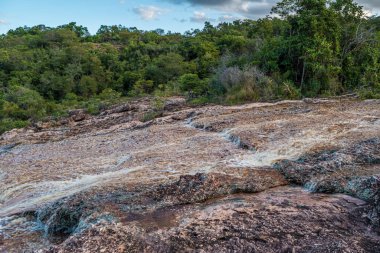 Brezilya 'nın Bahia eyaletindeki Chapada Diamantina' da Lencois kasabası yakınlarındaki Serrano doğal havuzları