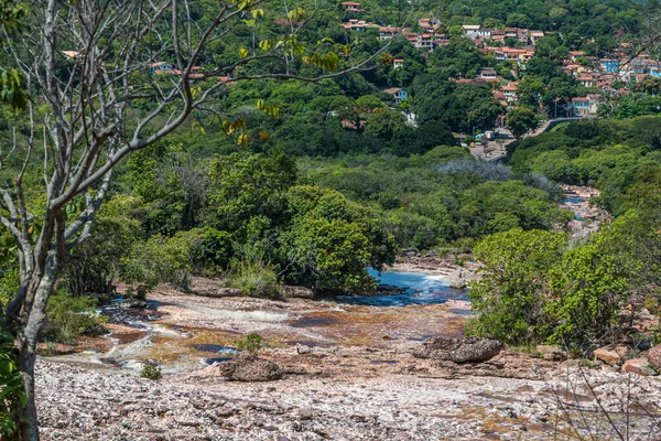 Brezilya 'nın Bahia eyaletindeki Chapada Diamantina' da Lencois kasabası yakınlarındaki Serrano doğal havuzları
