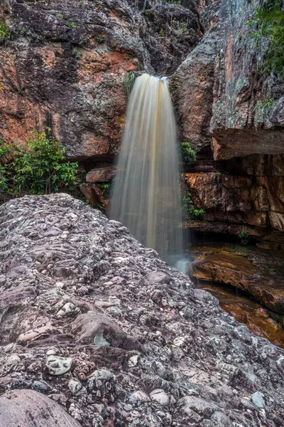 Halley, Lenois Nehri 'nin kayalık yatağıyla birlikte, Lenois Bahia Brezilya' nın Chapada Diamantina şehrinde.
