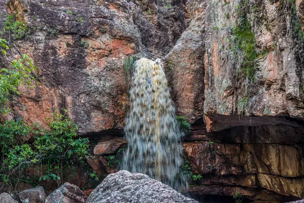 Halley, Lenois Nehri 'nin kayalık yatağıyla birlikte, Lenois Bahia Brezilya' nın Chapada Diamantina şehrinde.