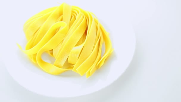 Italian pasta macaroni on white background — Stock Video