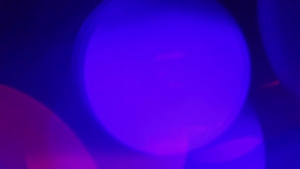 Fond bleu abstrait avec des lumières défocalisées, effet bokeh de mouvement de lumière floue 