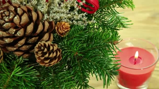 Mooie traditionele kerst decoratie achtergrond met vertakking van de beslissingsstructuur xmas — Stockvideo