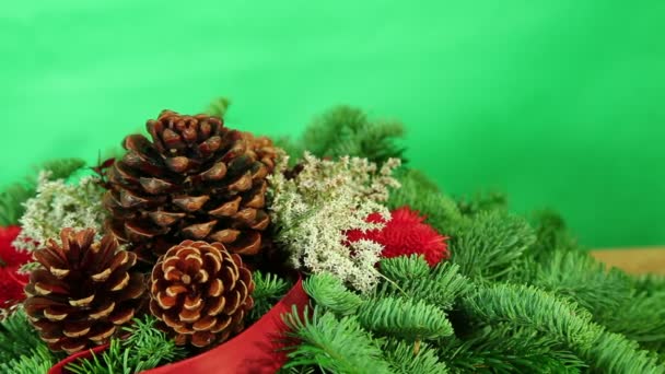 Krásné tradiční vánoční dekorace pozadí s větev stromu Vánoce — Stock video