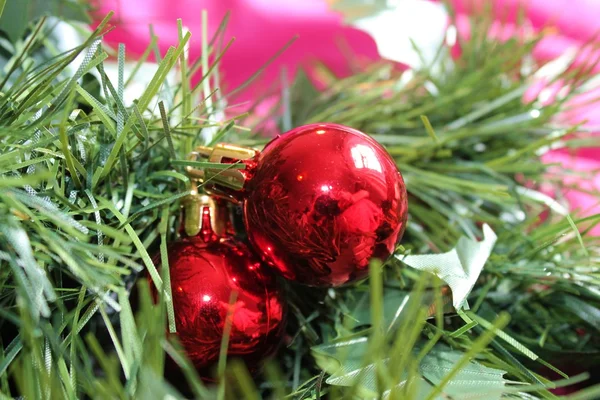 Decoración del árbol de Navidad bauble —  Fotos de Stock